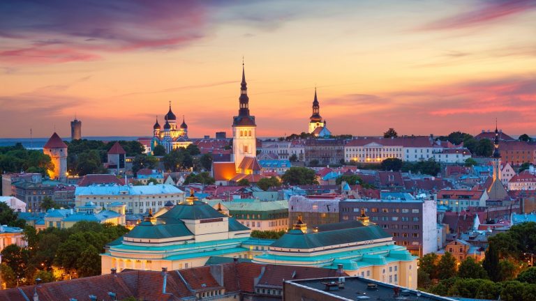 Prédios e casas em Tallinn capital da Estônia